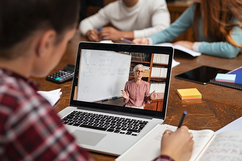 Laptop Cho Học Sinh Sinh Viên Mùa Back To School 2026: Chọn Sao Cho Đúng?